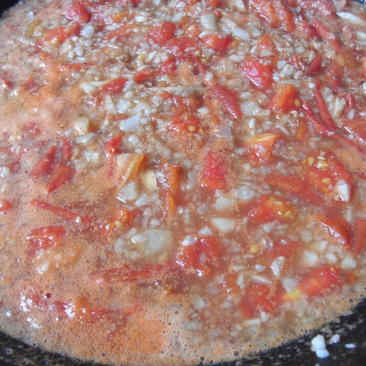 親玉とトマトのガーリック煮